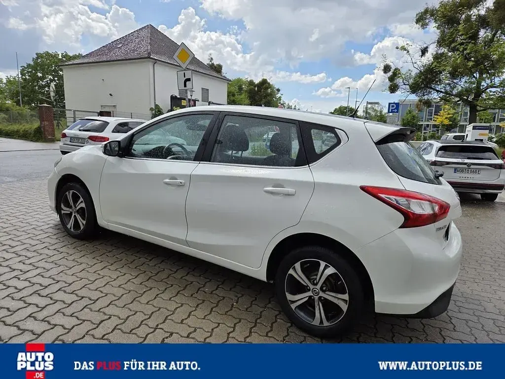 Gebraucht Nissan Pulsar Acenta 116 PS (85 kW) 2014 Weiß Kleinwagen