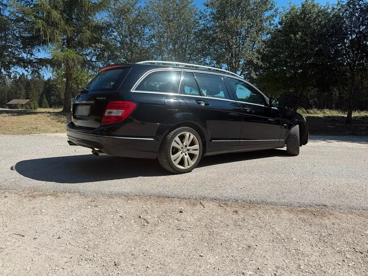 Gebraucht Mercedes C300 231 PS (169 kW) 2012 Schwarz Kombi