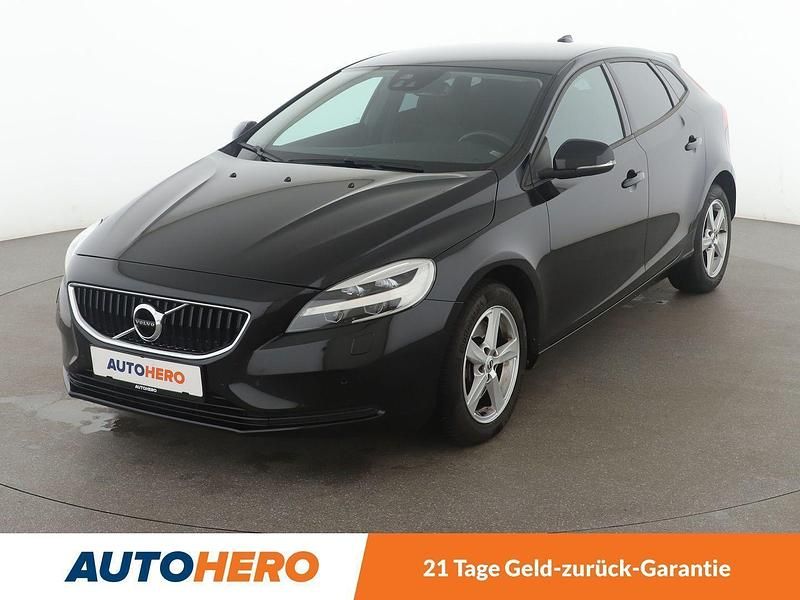 Schwarz Gebraucht 2016 Volvo V40 Momentum Kombi | 17.110 € (Fairer Preis) - Bild 1/3