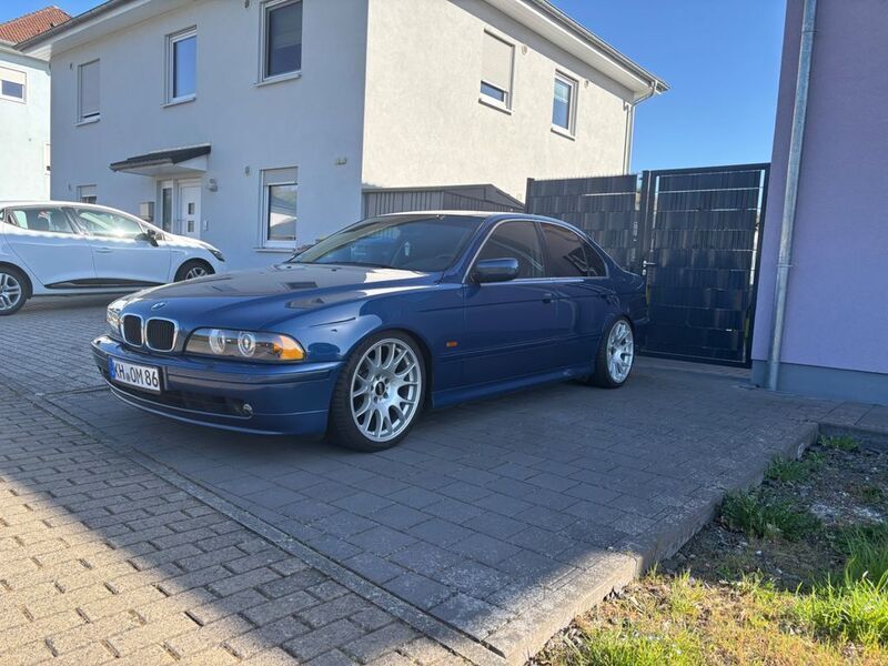Blau Gebraucht 2000 BMW 525 Performance Limousine | 8.900 € (Teuer) - Bild 1/4