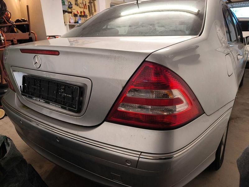 Gebraucht Mercedes C230 204 PS (150 kW) 2006 Silber Limousine