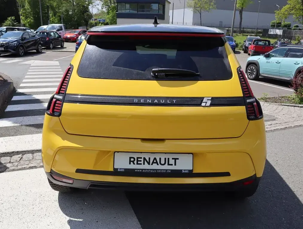 Gebraucht Renault 5 E-Tech Urban 77 kW (106 PS) 2026 Pop yellow!, black pearlschwa Limousine