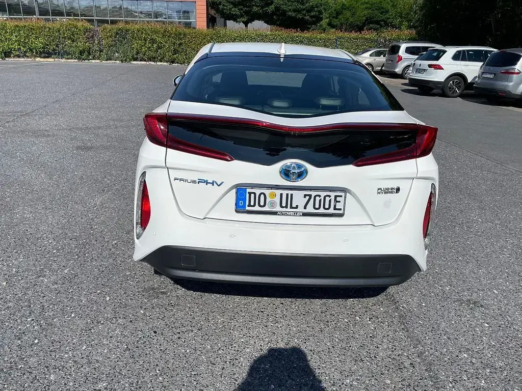 Gebraucht Toyota Prius Executive 122 PS (89 kW) 2020 Weiß Kleinwagen