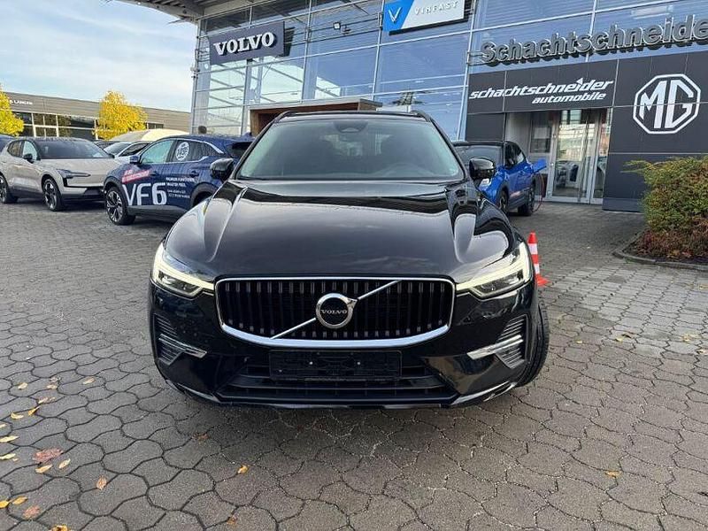 Gebraucht Volvo XC60 Momentum 197 PS (144 kW) 2021 Schwarz SUV