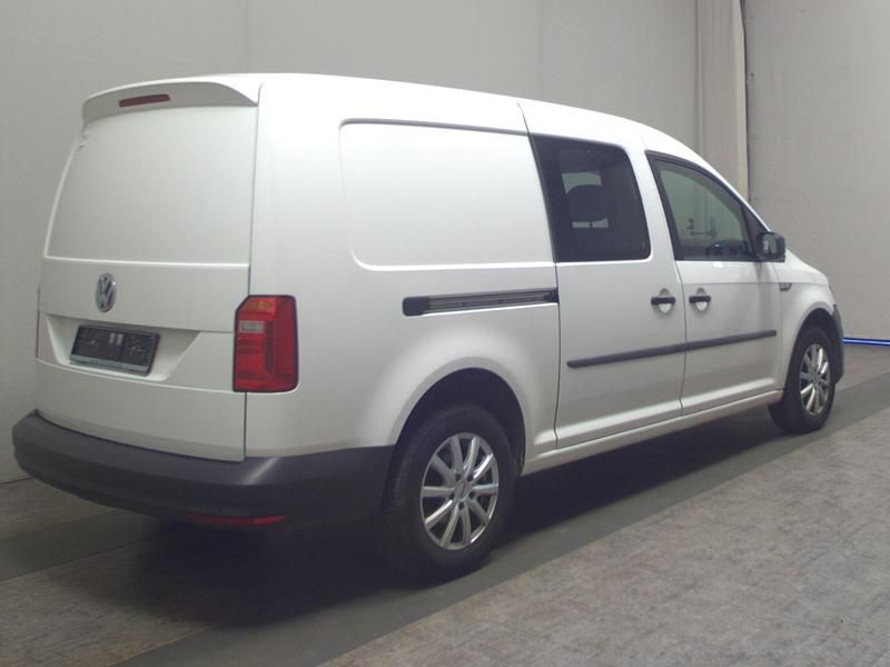 Second-hand VW Caddy 102 CP (75 kW) 2020 Alb Monovolum