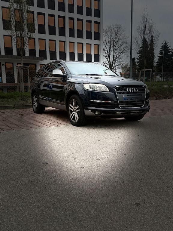 Second-hand Audi Q7 232 CP (170 kW) 2006 Negru SUV