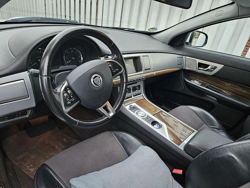 Gebraucht Jaguar XF 200 PS (147 kW) 2013 Weiß Limousine