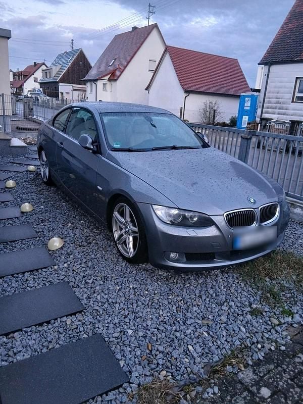 Gebraucht BMW 325 218 PS (160 kW) 2008 Silber Coupé