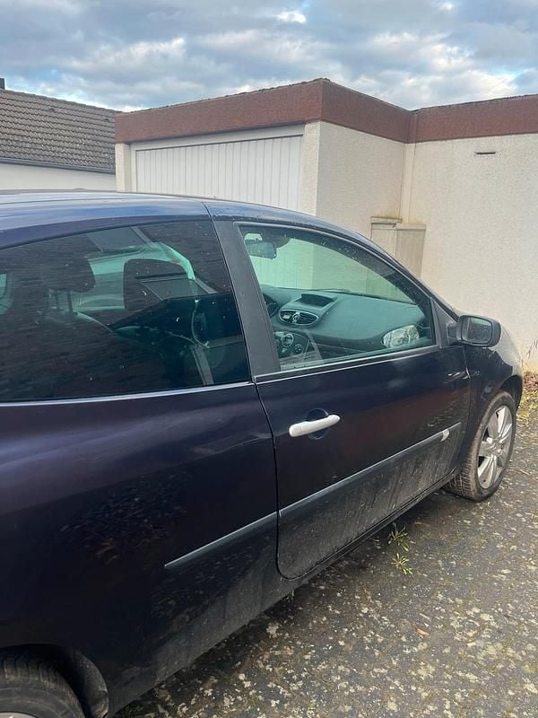 Gebraucht Renault Clio III 88 PS (64 kW) 2006 Andere farben Kleinwagen
