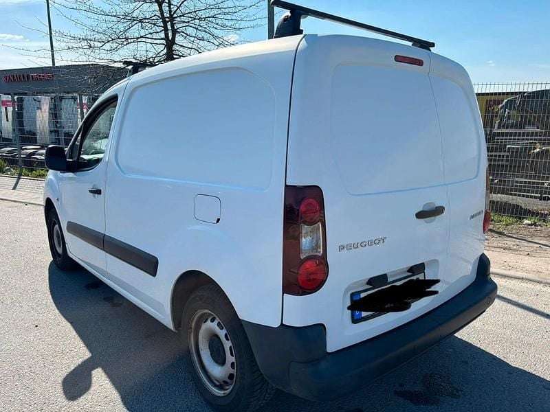 Gebraucht Peugeot Partner 98 PS (72 kW) 2018 Weiß Van / Kleinbus