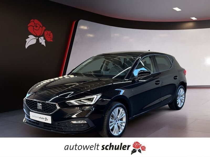 Midnight schwarz metallic Neu 2025 Seat Leon Style Limousine | 30.990 € - Bild 1/4