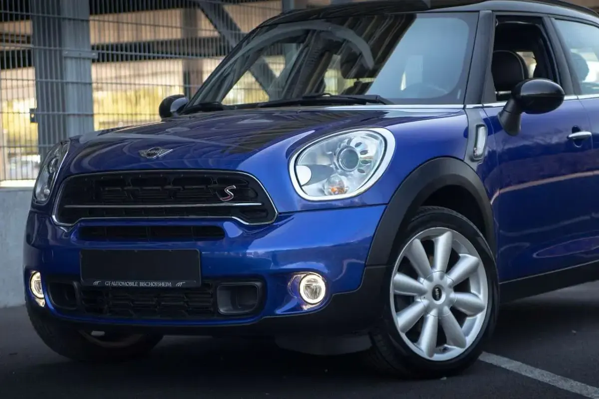 Gebraucht Mini Cooper SD 143 PS (105 kW) 2015 Starlightblue metallic Kleinwagen