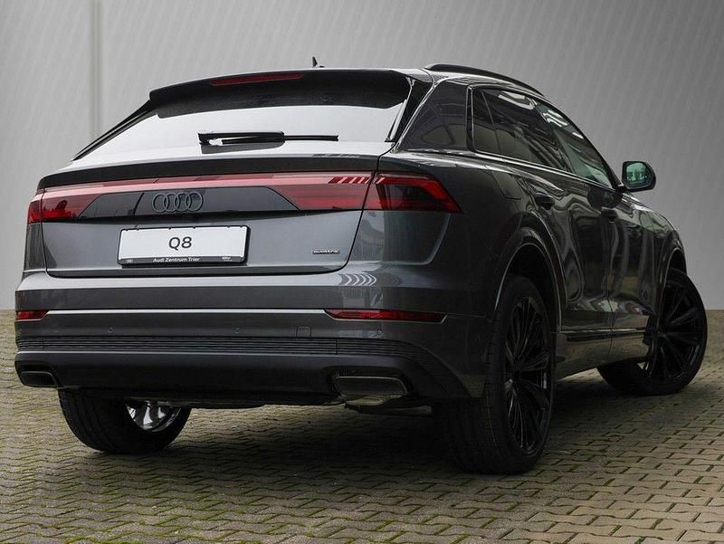 Gebraucht Audi Q8 Ambiente 286 PS (210 kW) 2024 Samuraigrau metallic SUV