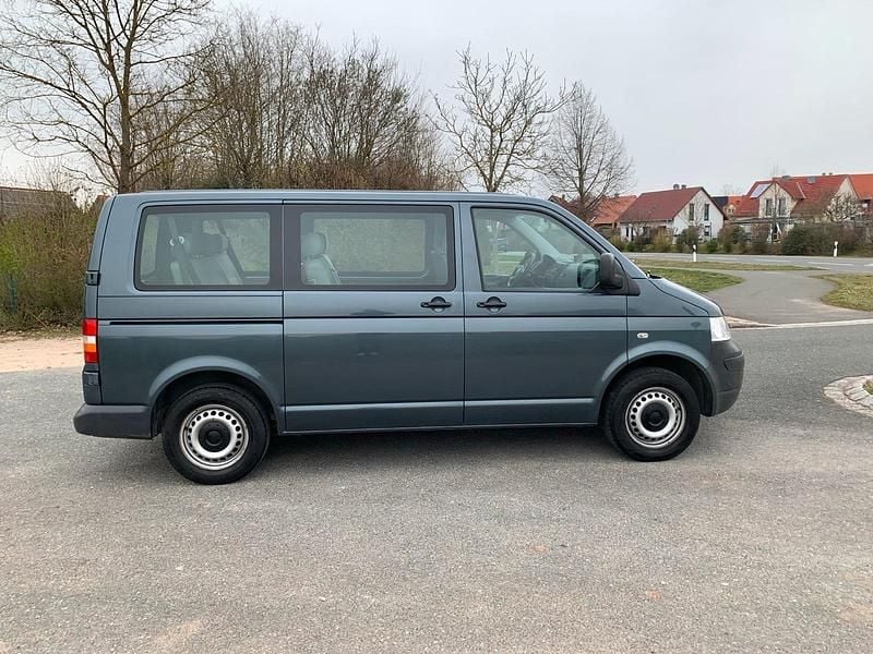 Gebraucht VW T5 131 PS (96 kW) 2008 Grau Van