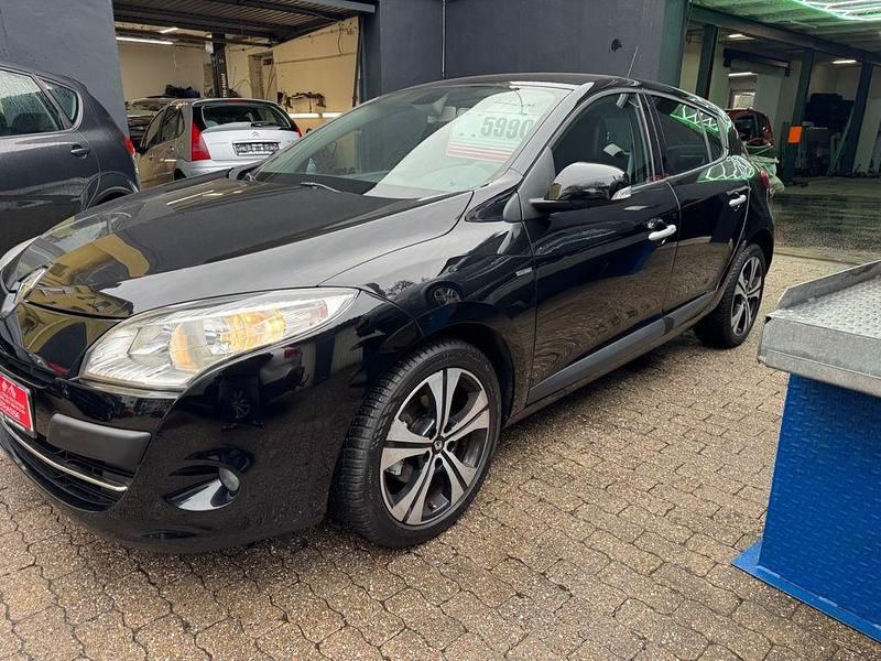 Gebraucht Renault Mégane Bose Edition 131 PS (96 kW) 2011 Schwarz Limousine