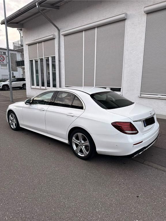 Gebraucht Mercedes E350 AMG line 258 PS (189 kW) 2016 Weiß Limousine