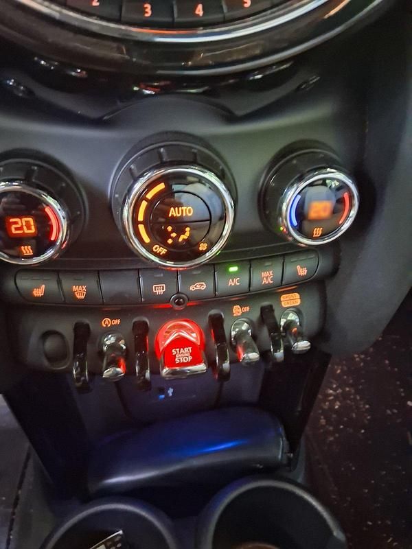 Gebraucht Mini One Cabriolet 102 PS (75 kW) 2019 Grün Cabrio