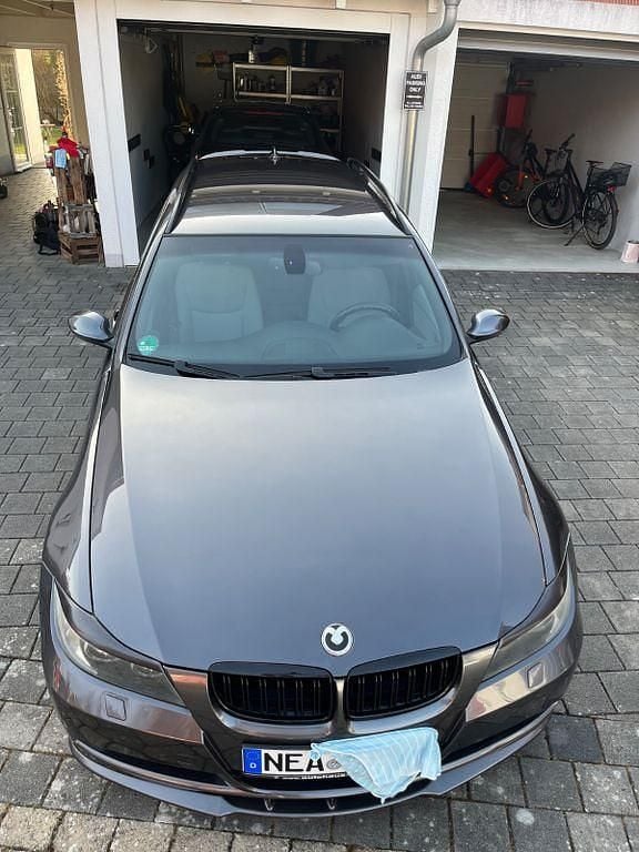 Gebraucht BMW 325 218 PS (160 kW) 2007 Grau Kombi