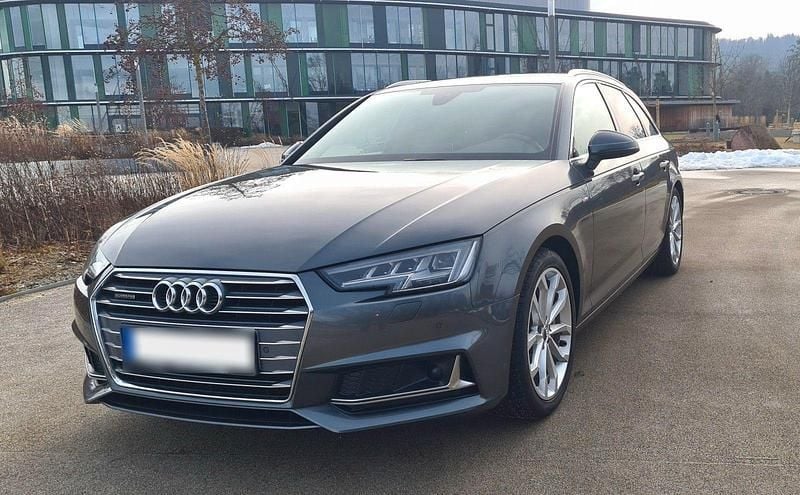 Gebraucht Audi A4 S-Line 190 PS (139 kW) 2019 Grau Kombi