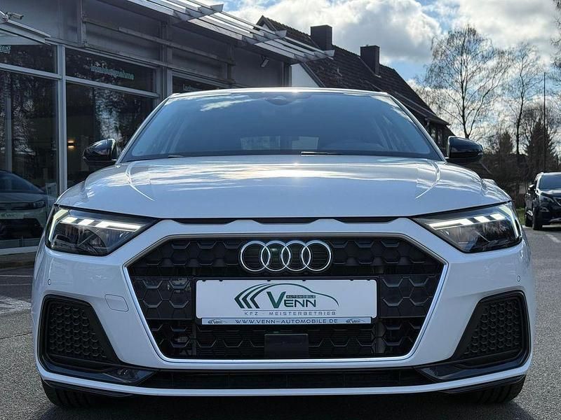 Gebraucht Audi A1 Advanced 95 PS (69 kW) 2025 Gletscherweiß metallic SUV