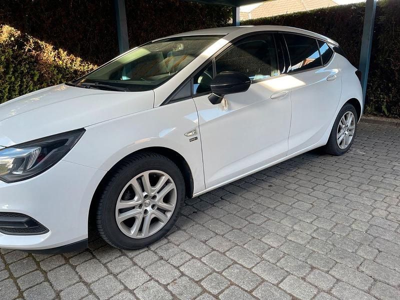 Gebraucht Opel Astra 110 PS (80 kW) 2020 Weiß Limousine