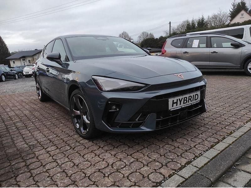 Neu Cupra Leon 204 PS (150 kW) 2026 Blau Limousine