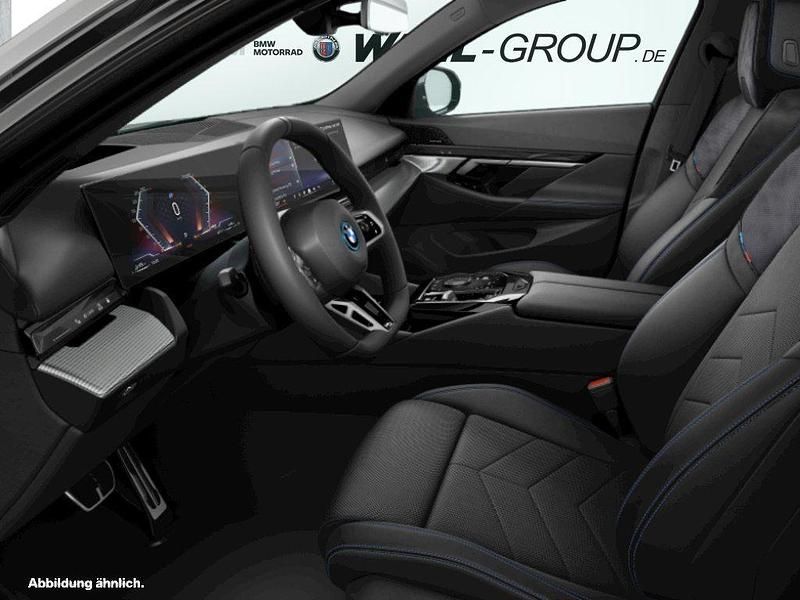 Grau Neu 2025 BMW 530e M Sport Limousine | 60.290 € (Superpreis) - Bild 1/4