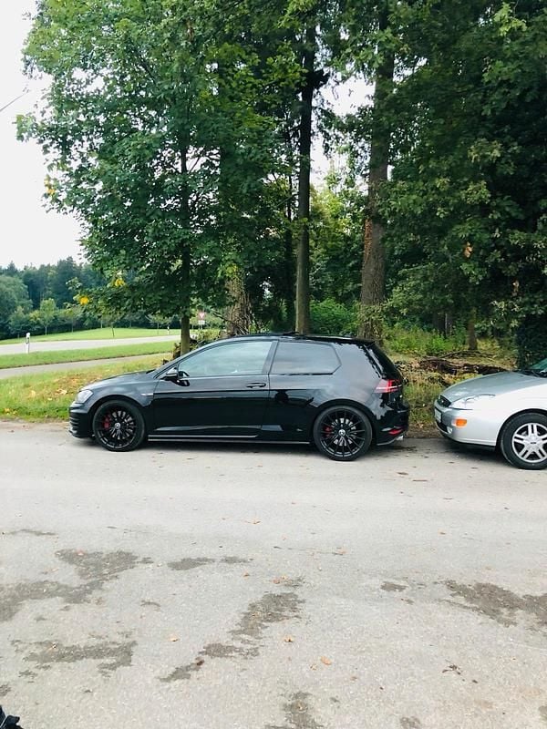 Gebraucht VW Golf VII GTI 230 PS (169 kW) 2017 Schwarz Kleinwagen