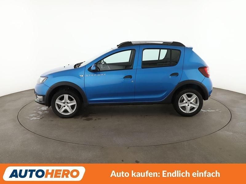 Gebraucht Dacia Sandero Prestige 90 PS (66 kW) 2016 Blau Kleinwagen