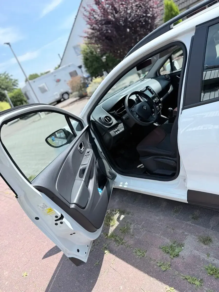 Gebraucht Renault Clio 73 PS (53 kW) 2013 Weiß Kleinwagen