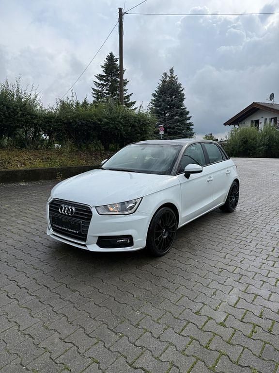 Weiß Gebraucht 2016 Audi A1 Sportback Sport Kleinwagen | 6.900 € (Superpreis) - Bild 1/4