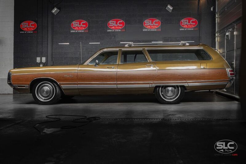 Gebraucht Chrysler Town & Country 224 PS (164 kW) 1972 Braun Van / Kleinbus