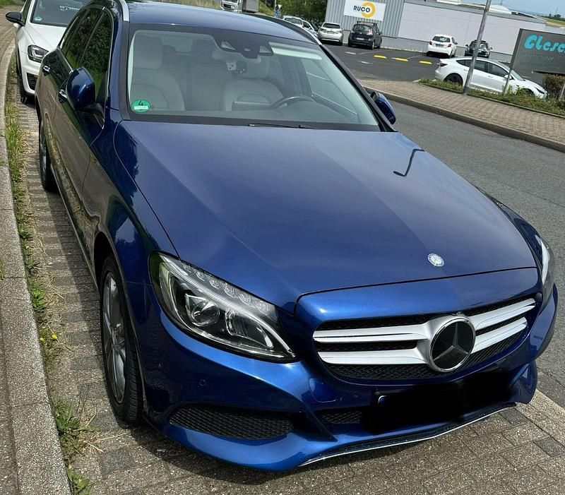 Gebraucht 2015 Mercedes 220 Kombi | 13.999 € (Guter Preis) - Bild 1/4