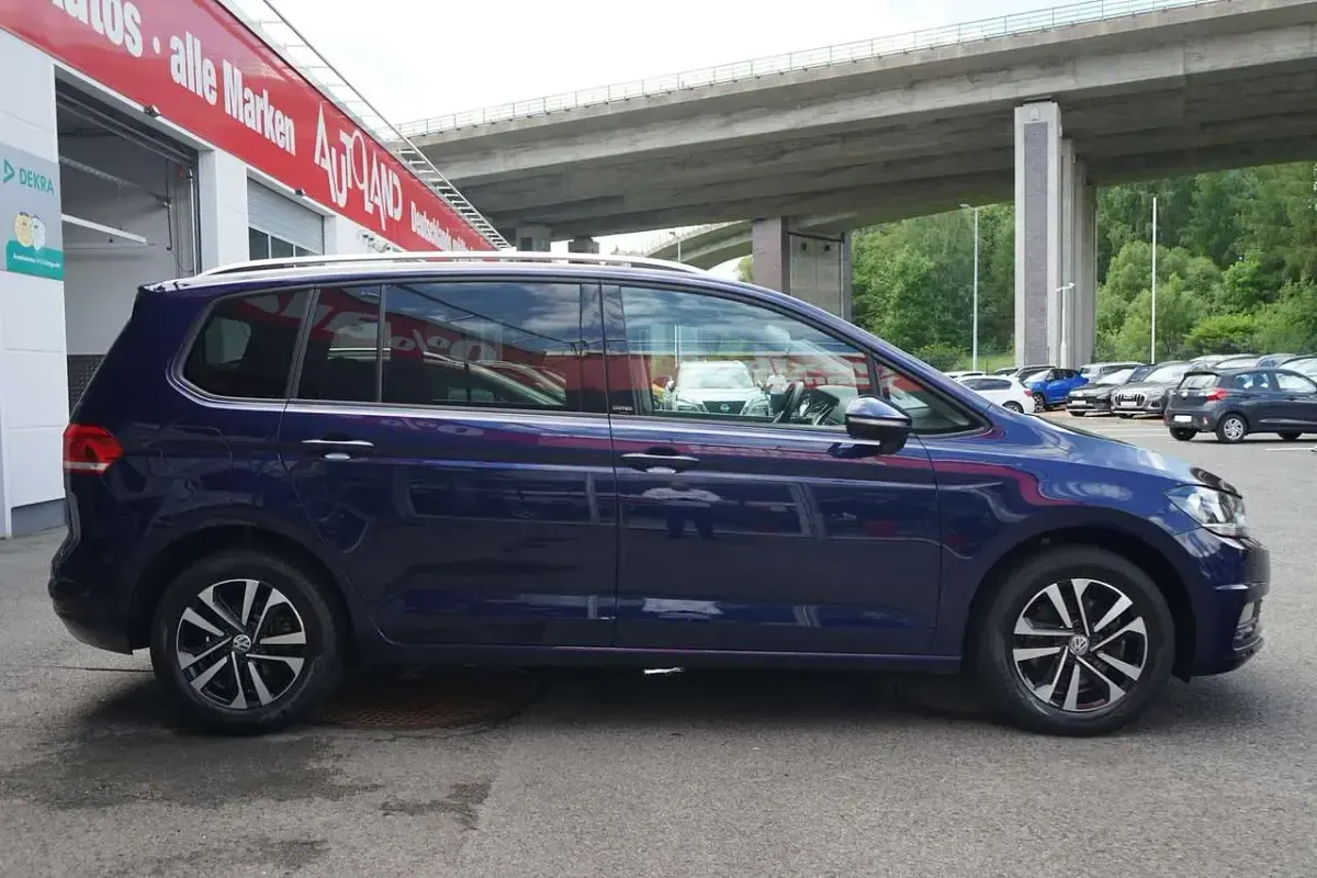 Gebraucht VW Touran United 150 PS (110 kW) 2020 Blau Van / Kleinbus