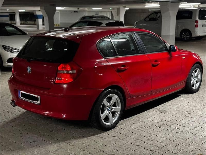 Gebraucht BMW 120 Advantage 177 PS (130 kW) 2008 Rot Kleinwagen