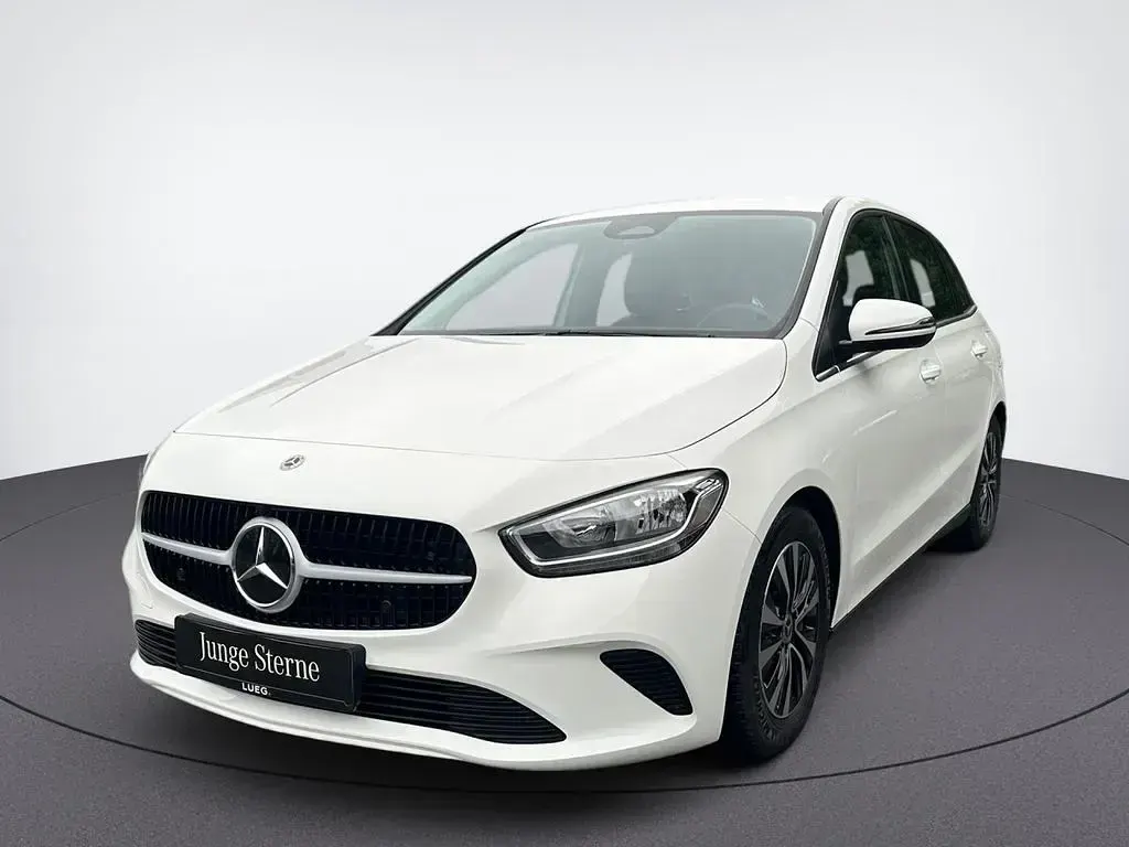 Gebraucht Mercedes B180 136 PS (100 kW) 2024 Weiß Kleinwagen