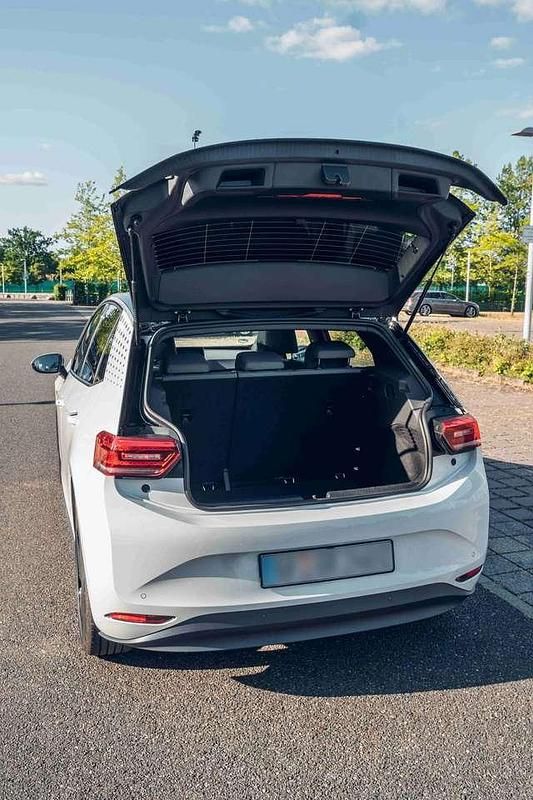 Gebraucht VW ID.3 Pro Performance 150 kW (204 PS) 2022 Weiß Kleinwagen