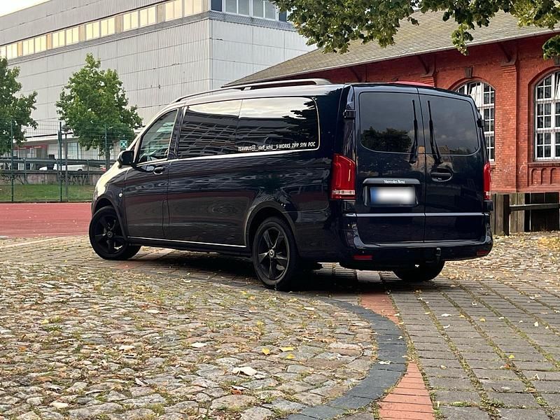 Gebraucht Mercedes Vito 190 PS (139 kW) 2016 Blau Van