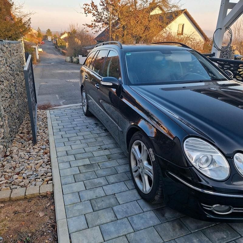Schwarz Gebraucht 2007 Mercedes E320 Kombi | 5.900 € (Guter Preis) - Bild 1/4
