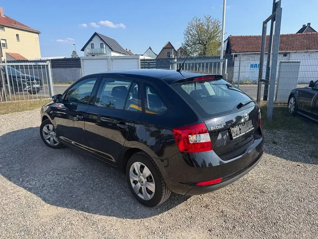Gebraucht Skoda Rapid Active 90 PS (66 kW) 2017 Schwarz Kleinwagen