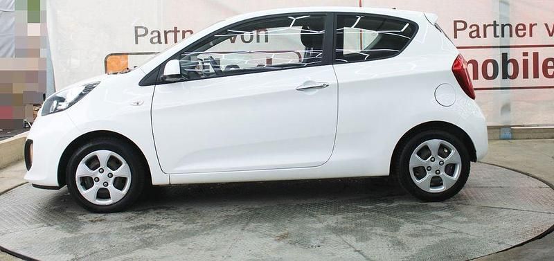 Second-hand Kia Picanto 69 CP (50 kW) 2013 Alb Hatchback