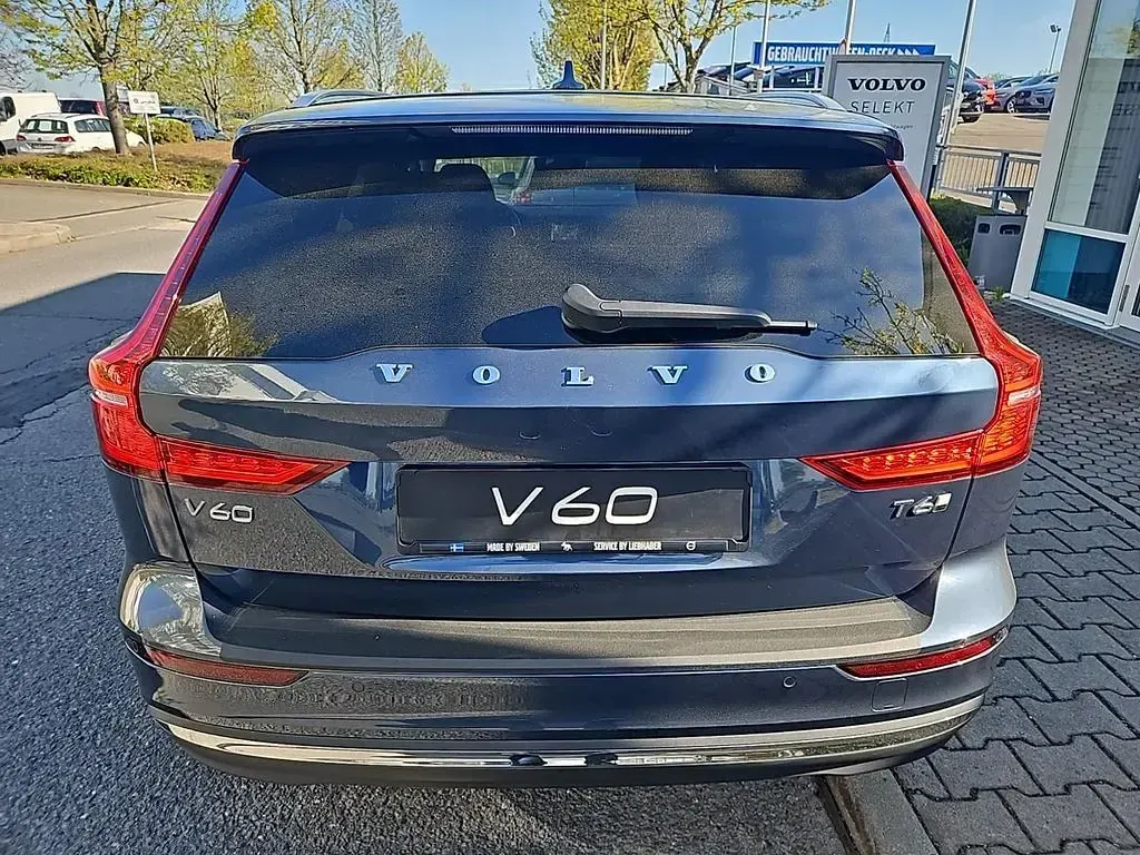 Gebraucht Volvo V60 Core 398 PS (292 kW) 2025 Blau Kombi