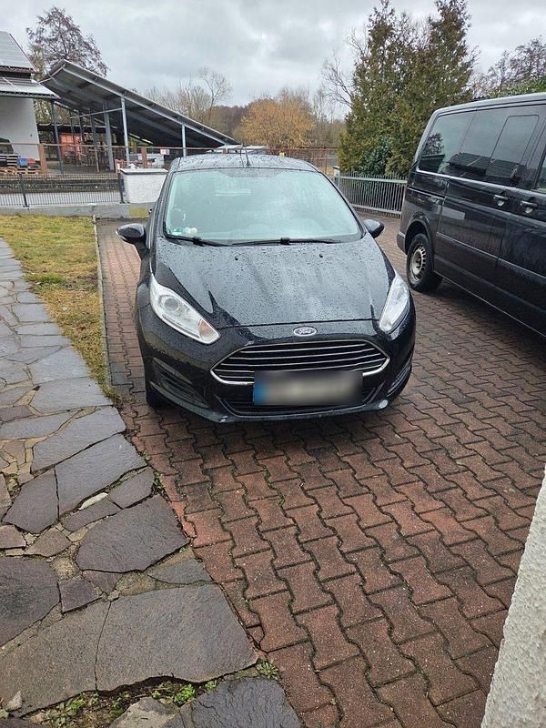 Gebraucht Ford Fiesta Trend 82 PS (60 kW) 2015 Schwarz Kleinwagen
