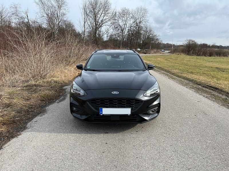 Gebraucht Ford Focus ST-Line 150 PS (110 kW) 2019 Schwarz Limousine