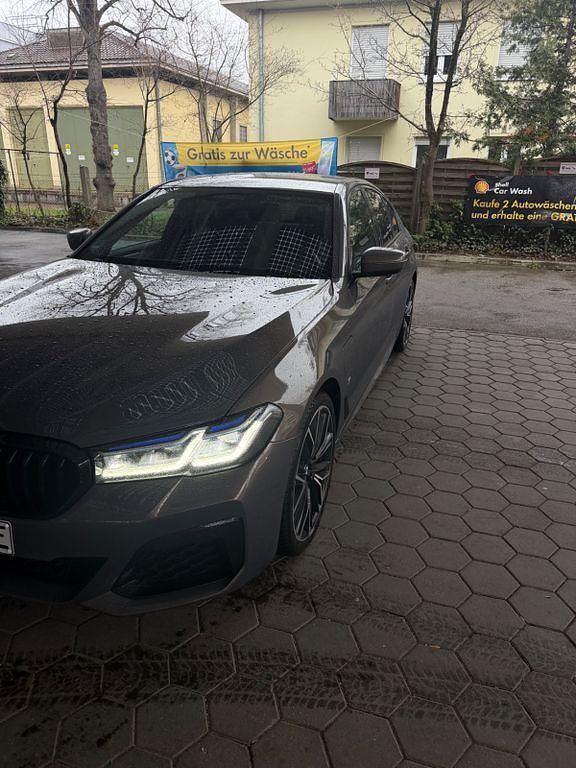 Gebraucht BMW 545e Shadowline 394 PS (289 kW) 2021 Grau Limousine