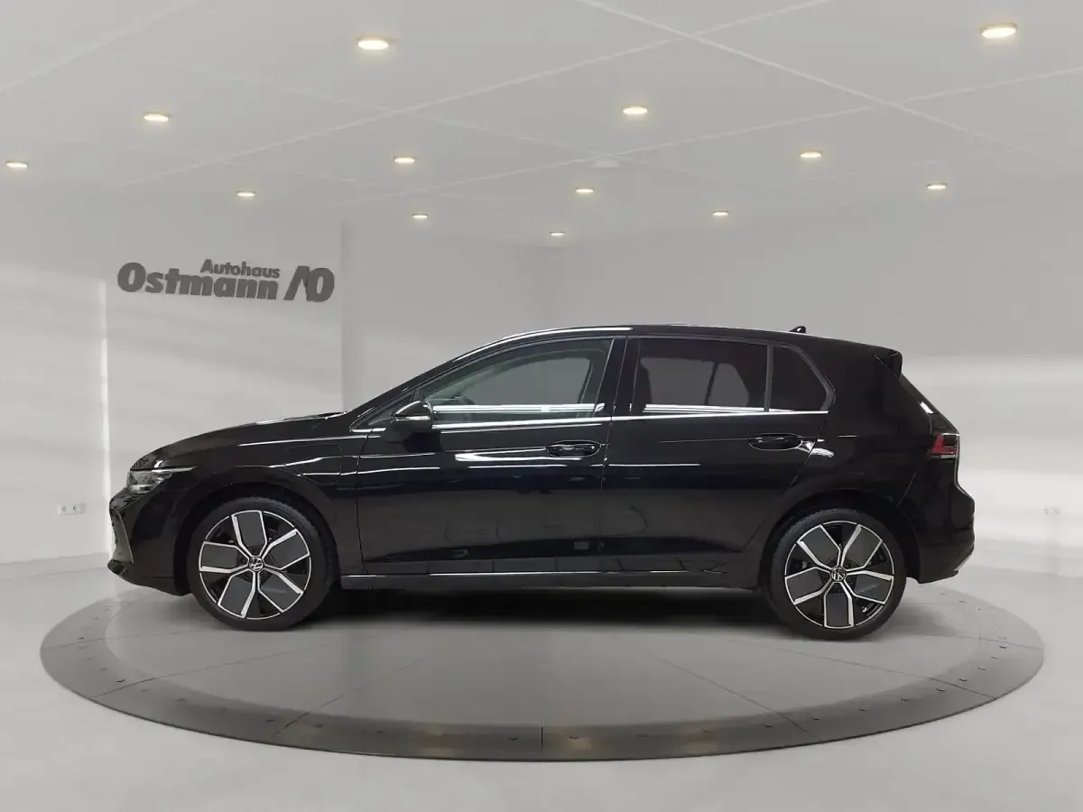 Gebraucht VW Golf VIII Style 204 PS (150 kW) 2026 Schwarz Limousine