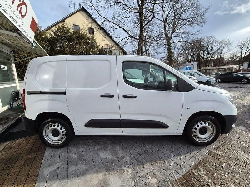 Gebraucht Opel Combo Selection 110 PS (80 kW) 2020 Weiß Van / Kleinbus