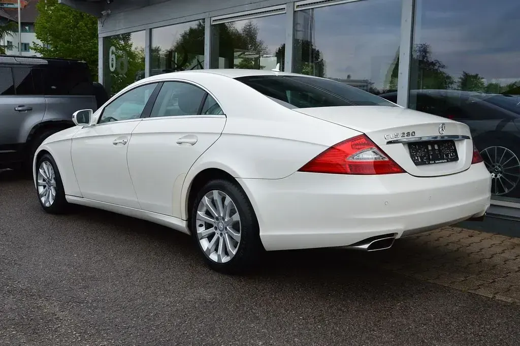 Gebraucht Mercedes CLS280 231 PS (169 kW) 2009 Weiß Limousine