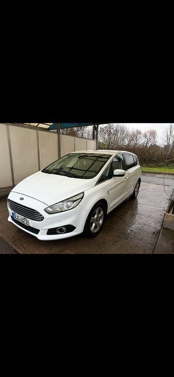 Gebraucht Ford S-MAX Titanium 150 PS (110 kW) 2017 Weiß Van / Kleinbus