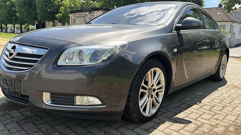 Grau Gebraucht 2009 Opel Insignia Limousine | 3.499 € (Fairer Preis) - Bild 1/4